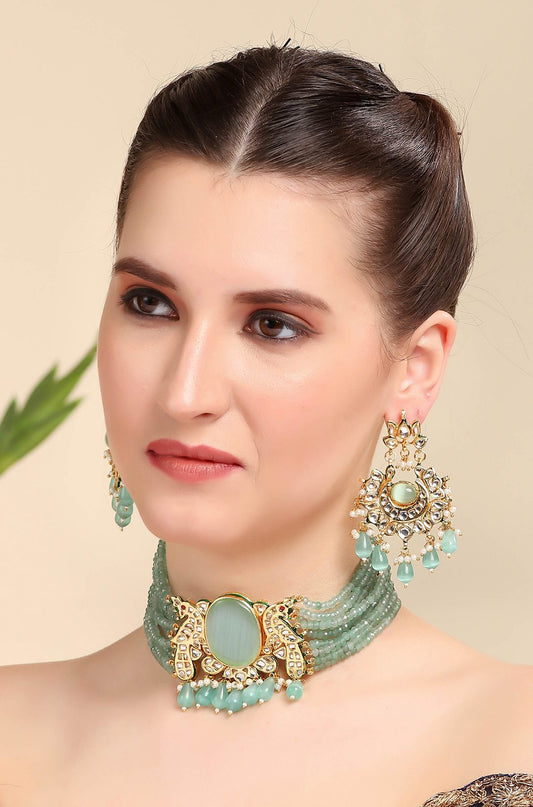 Refined Gold Plated Kundan Choker Necklace Set - Auraa Trends - Choker - 22KT Gold Plated Kundan Choker Necklace Set