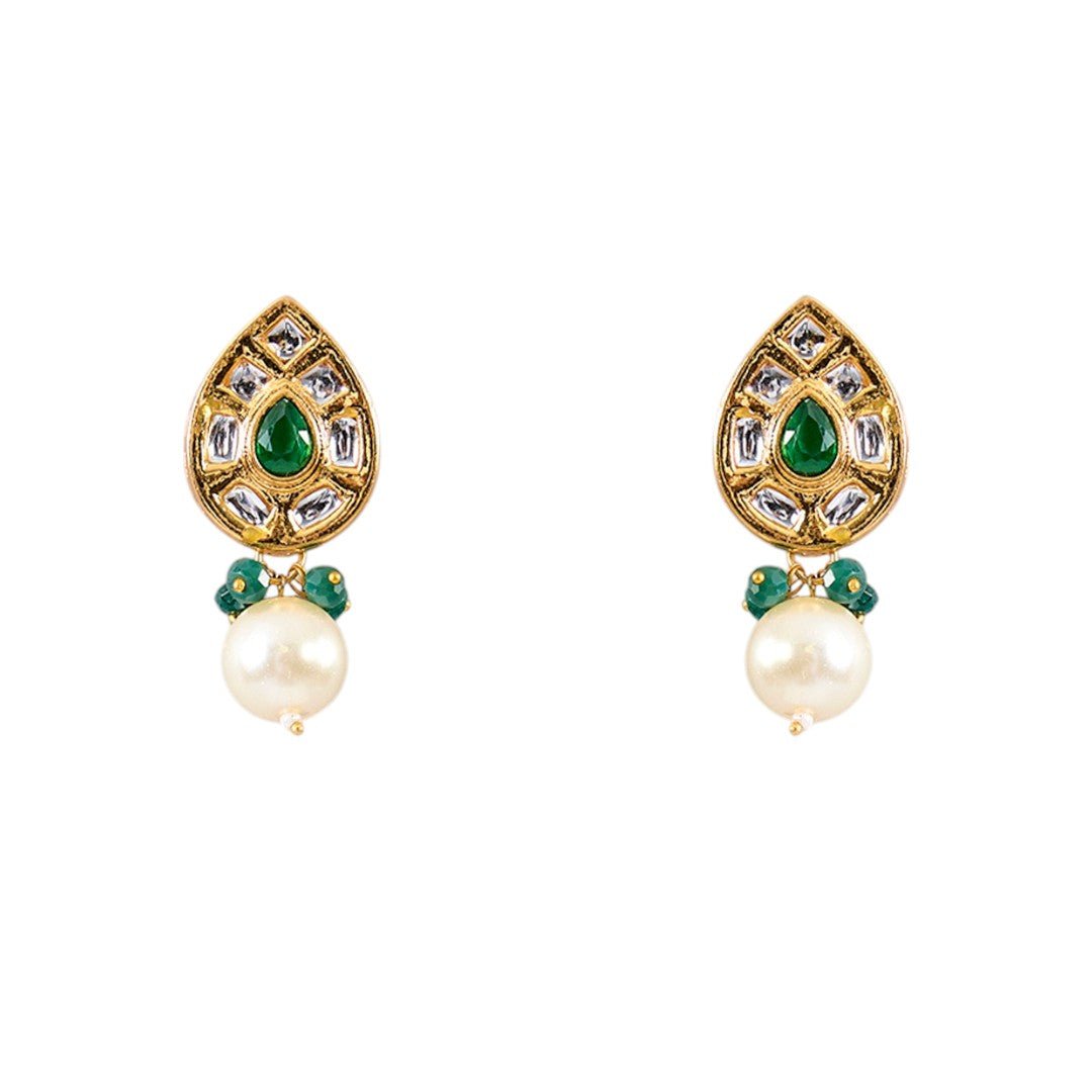 Regal Emerald Green Beaded Choker Necklace Set with Pearl Drops and Kundan Centerpiece - Auraa Trends - Choker