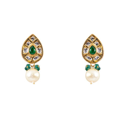 Regal Emerald Green Beaded Choker Necklace Set with Pearl Drops and Kundan Centerpiece - Auraa Trends - Choker