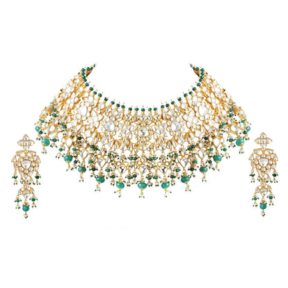 Resplendent Kundan Necklace Set with Emerald Accents - Auraa Trends - Necklaces Resplendent Kundan Necklace Set with Emerald