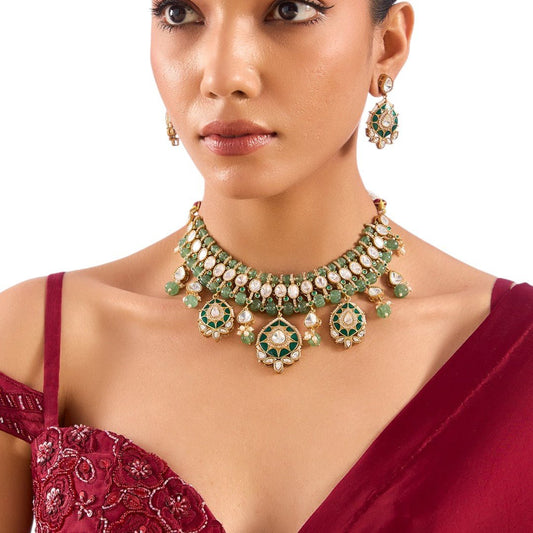 Royal Emerald Drop Kundan Choker Set with Pearl Detailing - Auraa Trends - choker - Green Kundan choker set Pearl choker