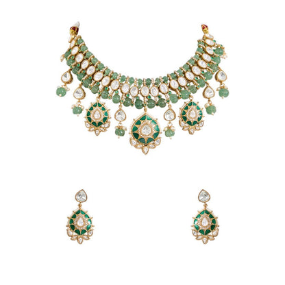 Royal Emerald Drop Kundan Choker Set with Pearl Detailing - Auraa Trends - elry set Rajasthani choker Heavy ethnic necklace