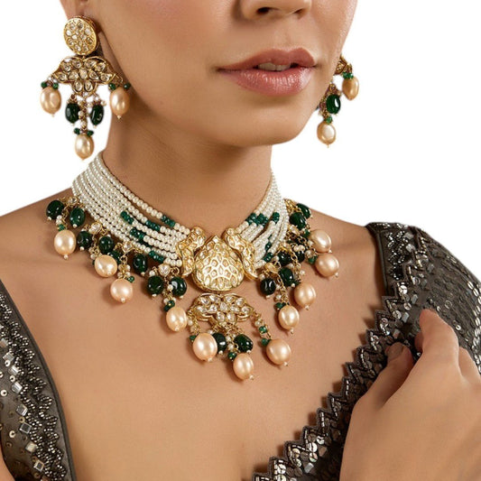 Royal Kundan Pearl Choker Necklace Set with Green Beads Drop Earrings - Auraa Trends - Necklace -  - Auraa Trends - Kundan pearl choker set Traditional bridal necklace Green and peach beaded jewelry