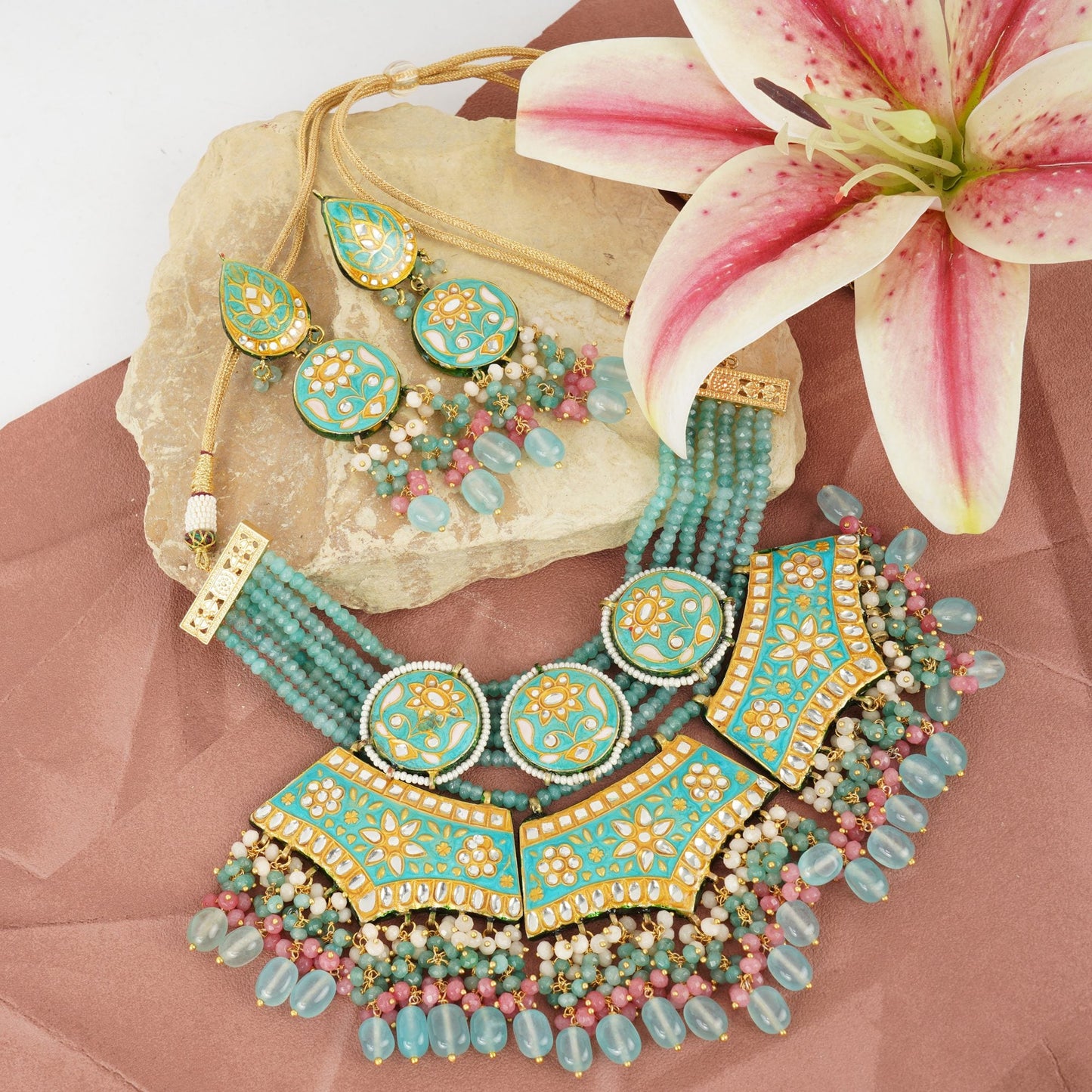 Splendid Kundan Necklace Set - Auraa Trends - Necklaces - # - Auraa Trends - Splendid Kundan Necklace Set