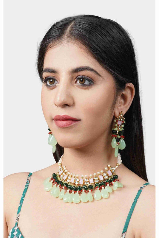 Stunning Gold Plated Kundan Necklace Set - Auraa Trends - Necklaces - Auraa Trends - Stunning Gold Plated Kundan Necklace Set