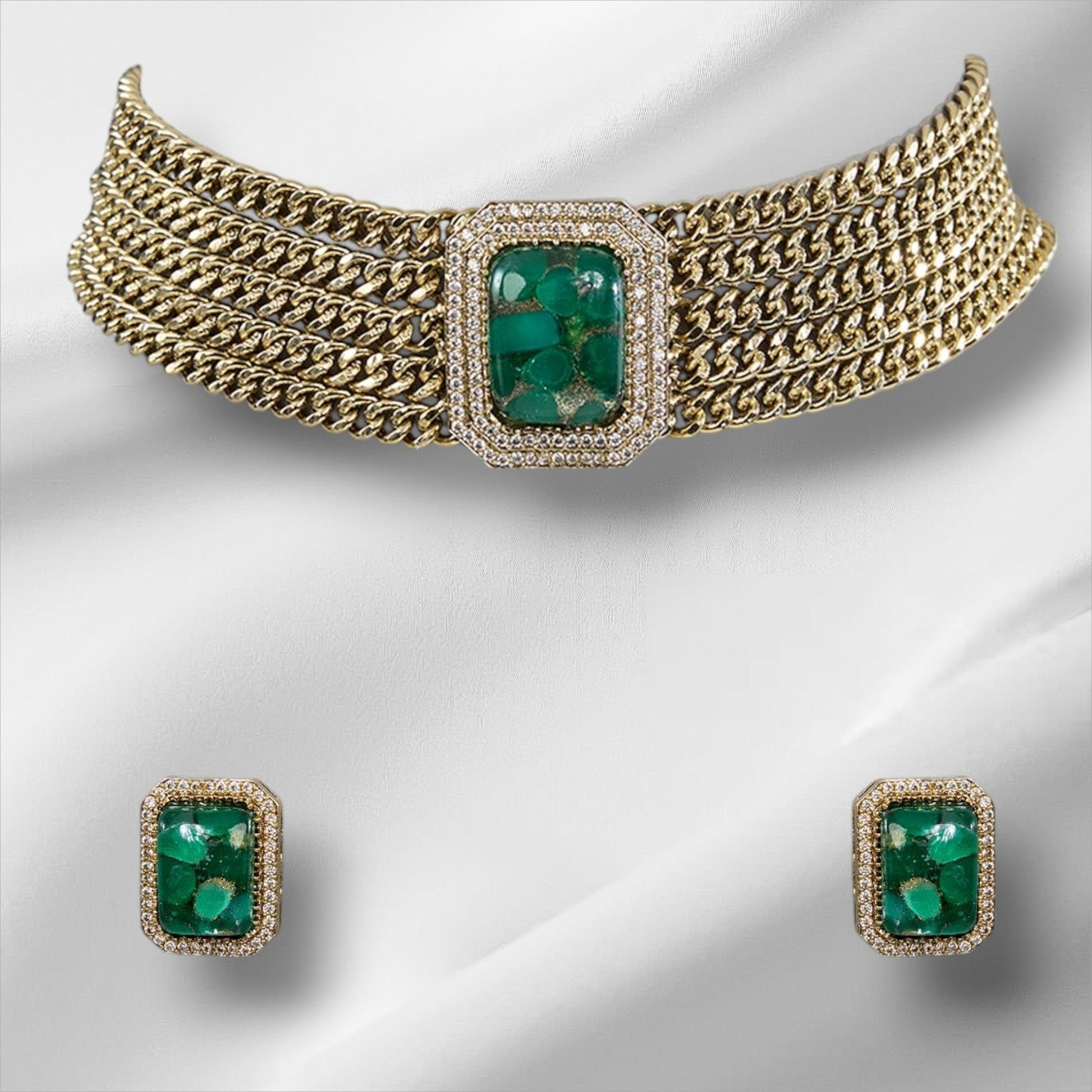 Vintage Emerald Green Choker and Stud Earrings Set - Auraa Trends - Choker - # - Auraa Trends - Vintage Emerald Green Choker and Stud Earrings Set
